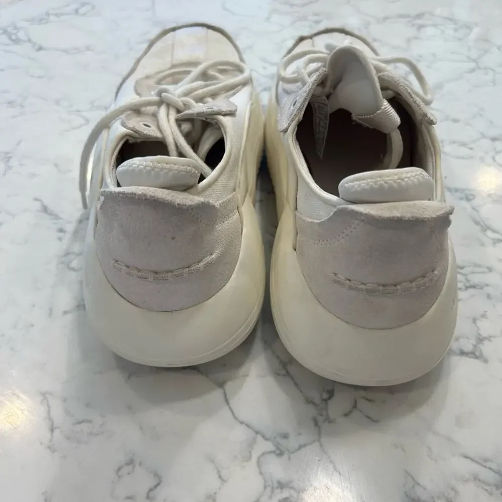 Ugg LA Cloud Low Top Cream Sneaker Shoe Size 10